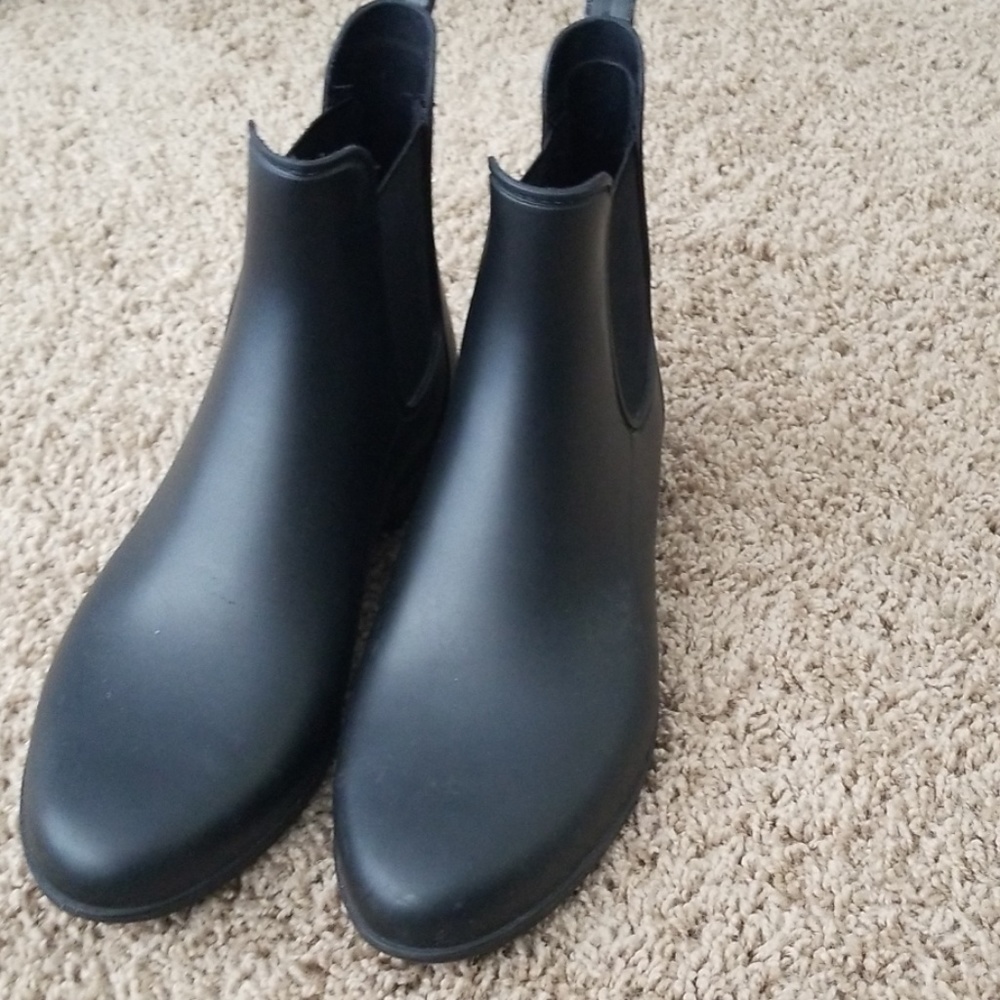 Black boots